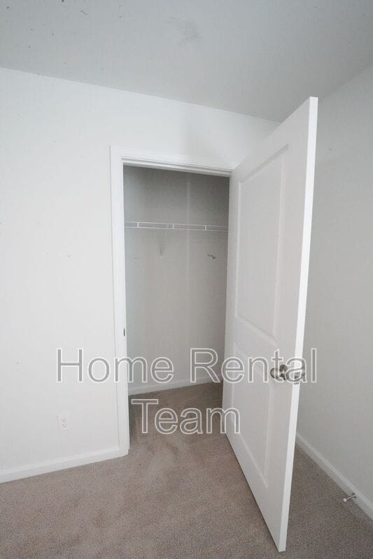 Building Photo - 108 Windrush Pnes