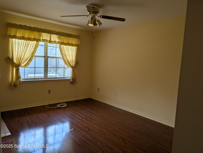 Building Photo - 510 Clifton Dr