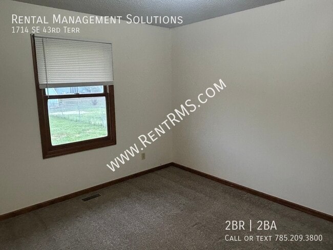 Building Photo - 1714 SE 43rd Terrace