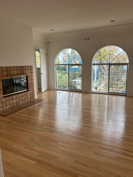Primary Photo - 6418 W 6th St