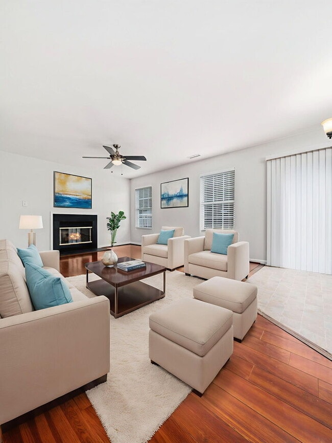 Building Photo - Spacious and Move-In Ready Home! - Fenced Yard!