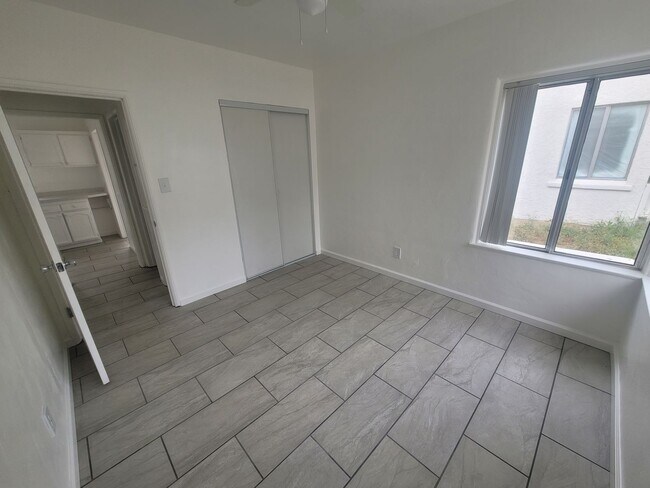 Building Photo - 545 N 2nd St