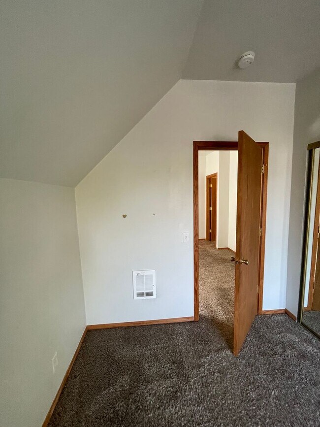 Building Photo - M1614 #1-3