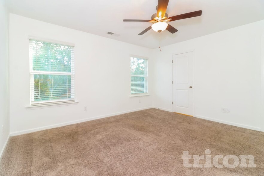 Building Photo - 2055 Rosemary Park Ln