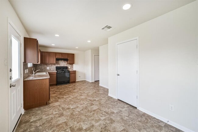 Building Photo - 3231 Thicket Path Way