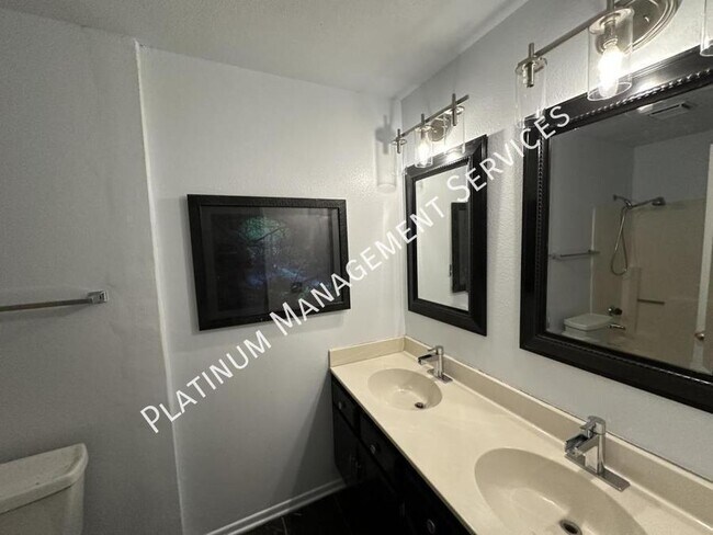 Building Photo - 36832 Goldenview Way