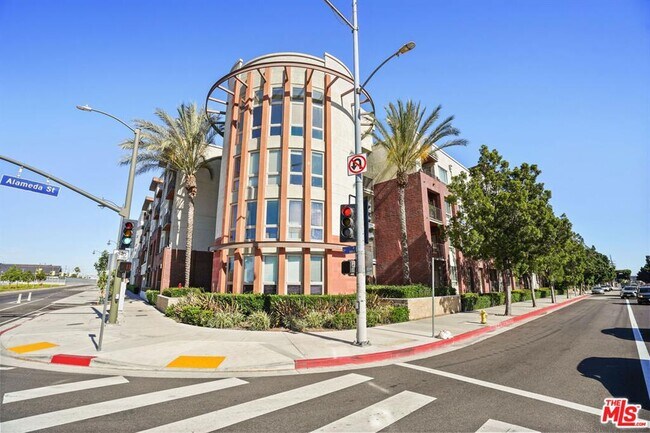 Building Photo - 100 S Alameda St