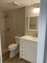 Building Photo - 6516 SW 20th Ct