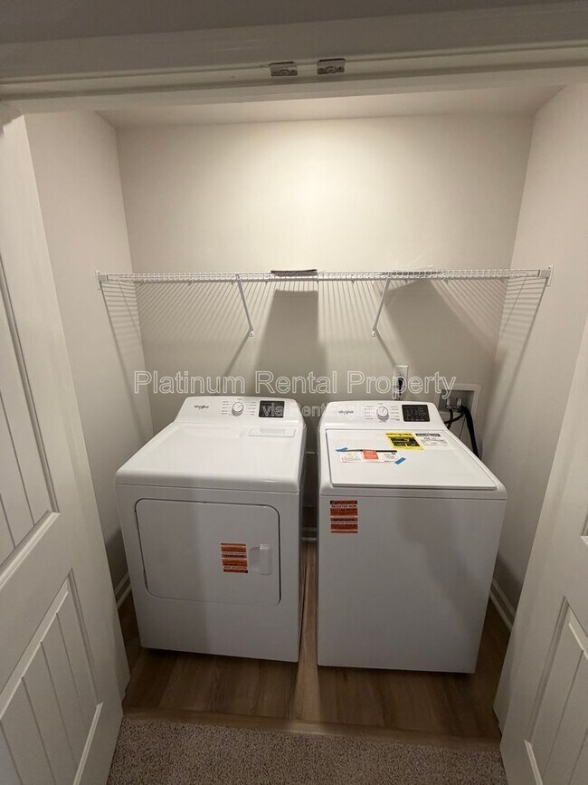 Building Photo - 54 Rustin Rdg