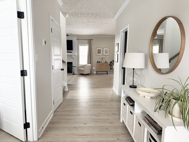 Building Photo - 958 Alton Dr