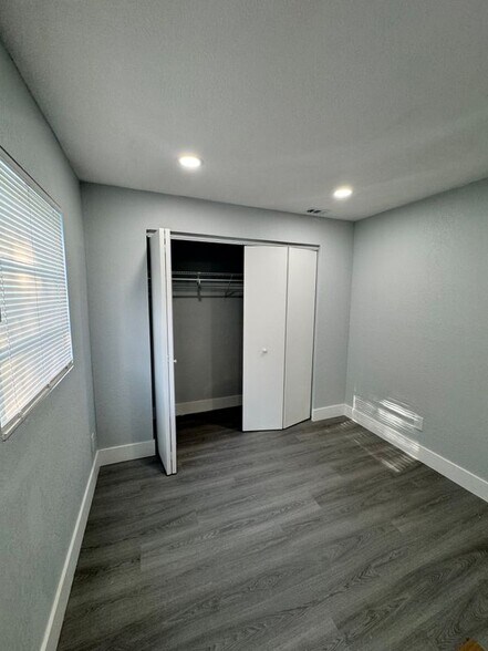 Building Photo - 3012 Ybor St