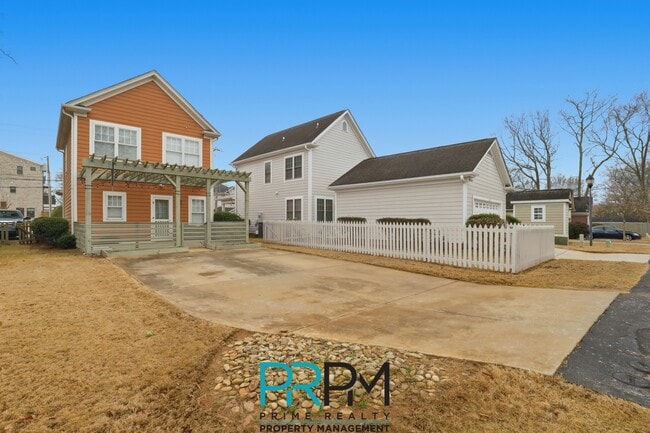 Building Photo - 208 A Anderson St