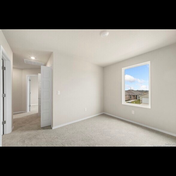 Building Photo - 2142 Collins Aly
