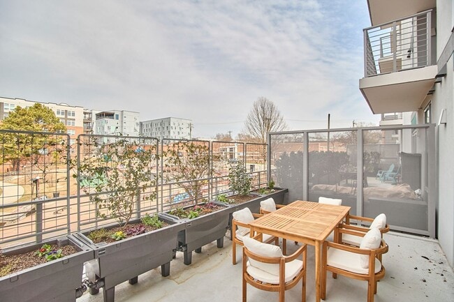 Building Photo - Condo in the Heart of Downtown Durham | Private Terrace + Amenities