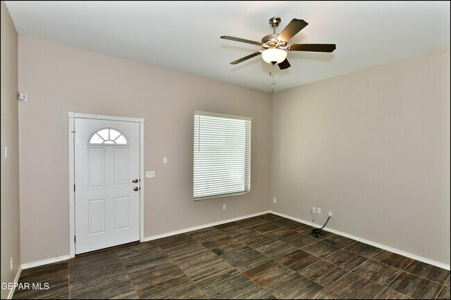 Building Photo - 963 Aircoupe Way