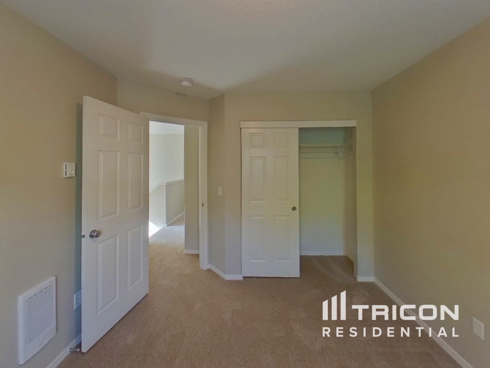 Building Photo - 1811 NE 89th Cir