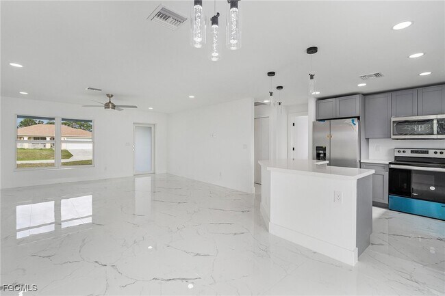 Building Photo - 2505 39th St SW