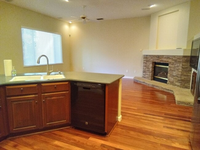 Building Photo - Gated: Single Story Heritage Oaks 3 Bedroom Plus Office/Den 3 Car Garage with lots of built in fo...