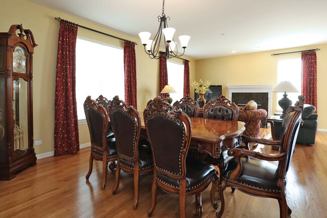 Building Photo - 21911 W Tori Ln