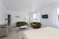 Building Photo - 956 Washington Ave