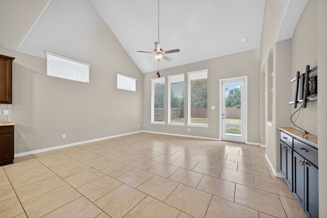 Building Photo - 1226 Hidden Cave Dr