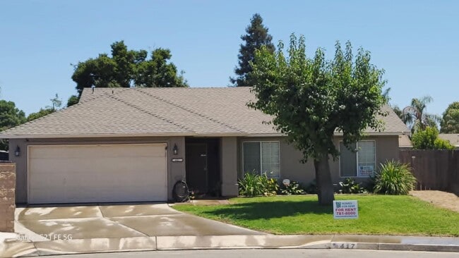 Building Photo - Immaculate 3 Bedroom 2 Bath House locate w...