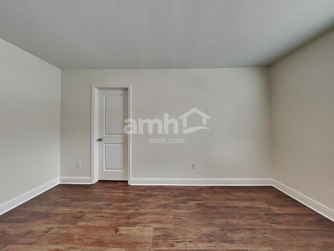 Building Photo - 27265 St Andrews Ave