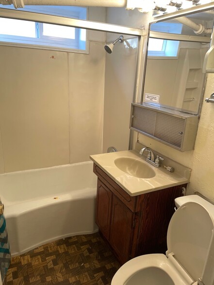 basement bath - 903 N Wahsatch Ave