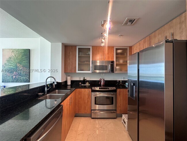 Building Photo - 7900 Harbor Island Dr