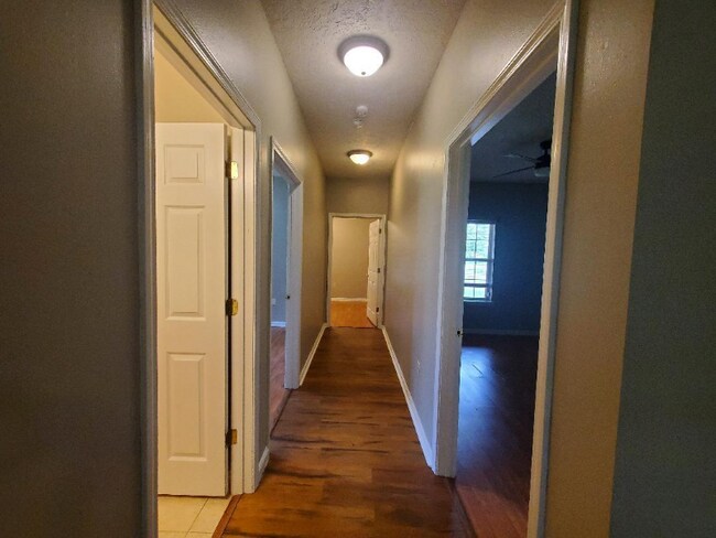 Building Photo - 183 Melody Ln