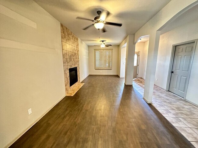 Building Photo - 4136 Tierra Venado Dr