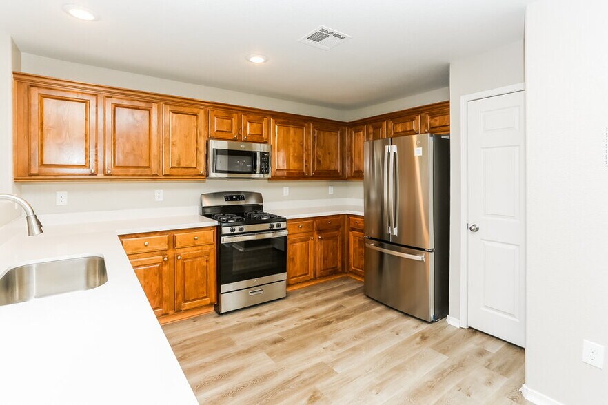 Building Photo - 8149 Finch Feather St