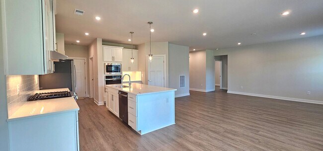 Building Photo - RECENTLY REDUCED RENTAL RATE! Long Term Rental in the Grande Dunes, North Village of Myrtle Beach...