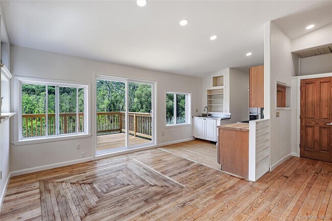 Building Photo - 222 Bog Hollow Rd