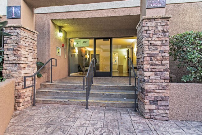 Building Photo - 2-Bedroom Condo with Balcony – The Met, Woodland Hills
