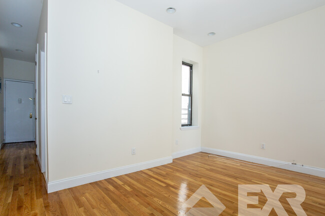 Building Photo - 433 Rogers Ave
