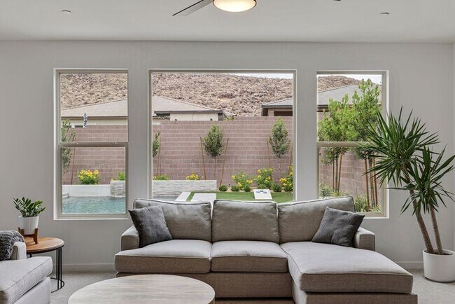Building Photo - Luxury Henderson Retreat with Private Pool & Loft