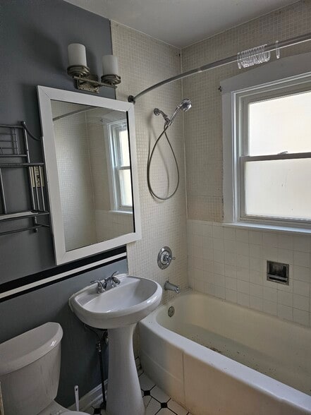 Building Photo - 5638 N Parkside Ave