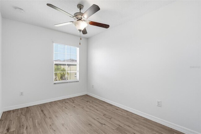 Building Photo - 12942 Utopia Gdns Wy