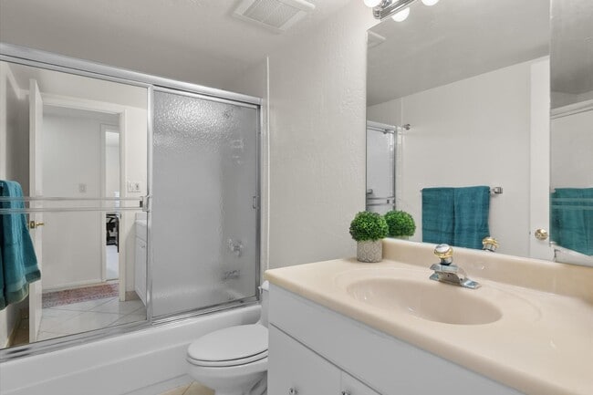 Building Photo - 7910 E Camelback Rd