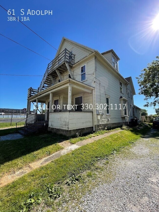 Building Photo - Three bedroom one bathroom duplex for rent