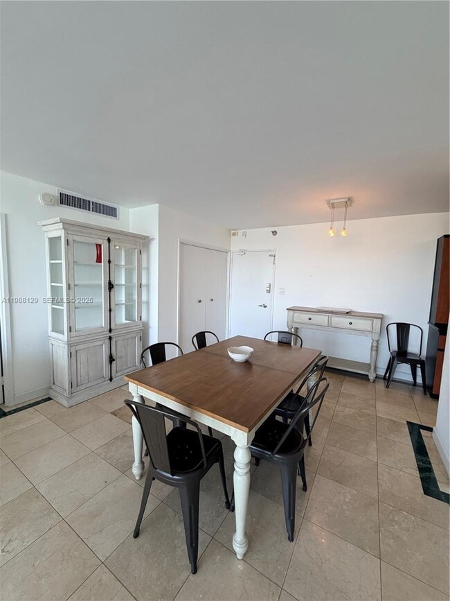 Building Photo - 5161 Collins Ave