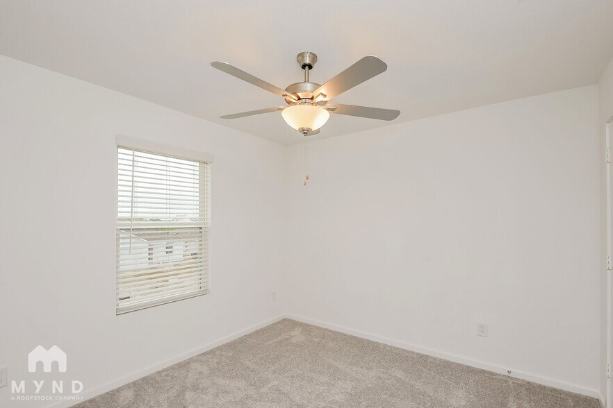 Building Photo - 2752 Mistwood Dr