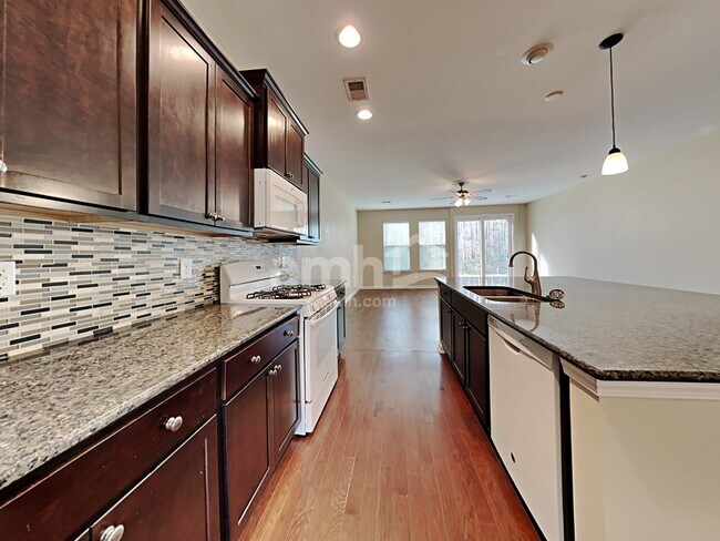 Building Photo - 149 Carolina Wren Ave