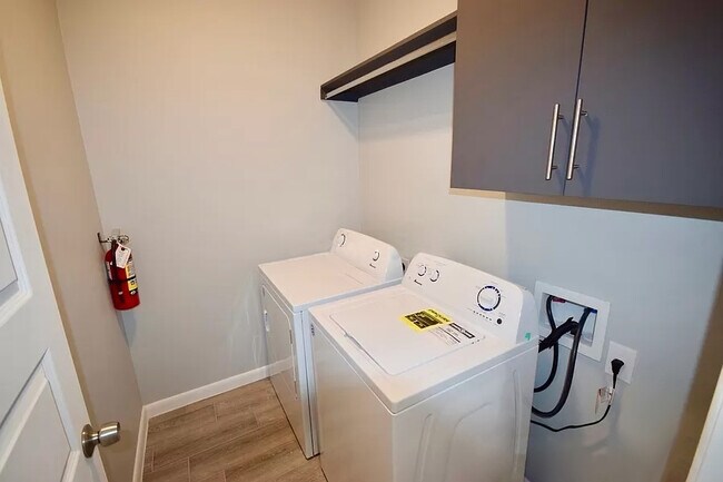 Laundry - 1412 S Iris St