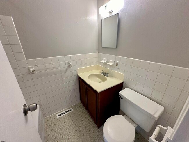 Building Photo - 6086 Hoover Dr
