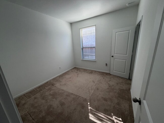 Building Photo - 14731 Maple Pond Pl