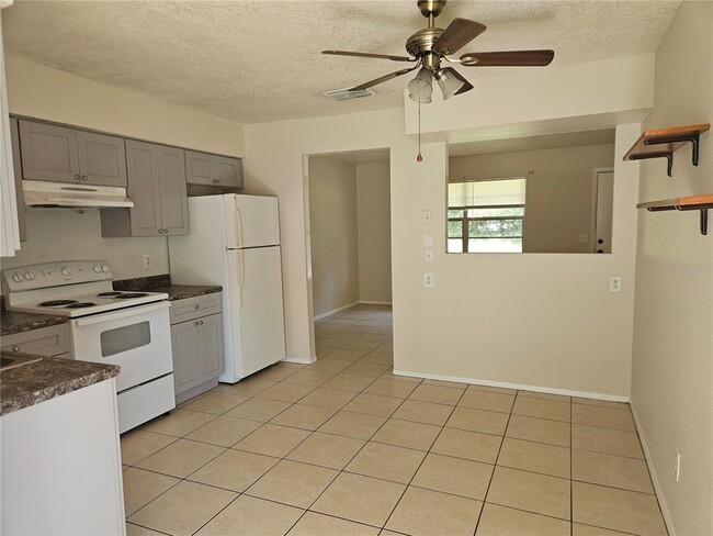 Building Photo - 7951 W Fern Pl