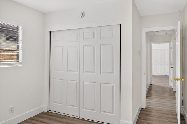 Building Photo - Fully Renovated 2 Bed, 2 Bath Home with Central A/C, Detached Garage & Brand-New Appliances.