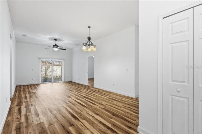 Building Photo - 605 Golden Lake Loop